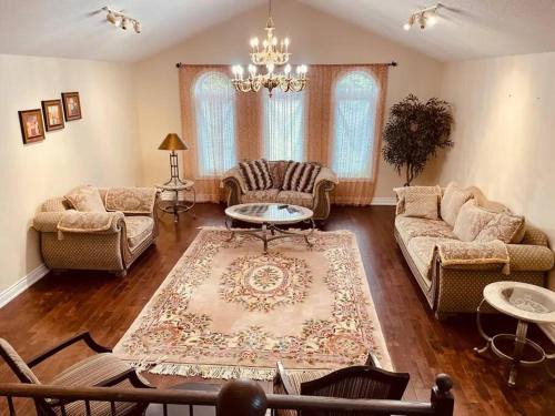 Lisgar Casa | Luxury 3 bedroom house