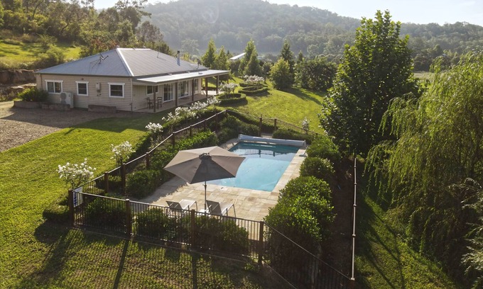 Wollombi Casa | Lujosa casa de 3 dormitorios y piscina privada.
