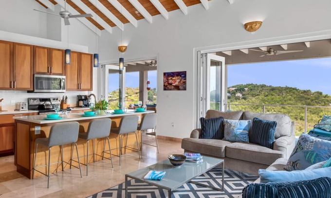 Monte Villa | Luxury 3 Bedroom + Private Pool + Breathtaking Ocean Views + Concierge Services!