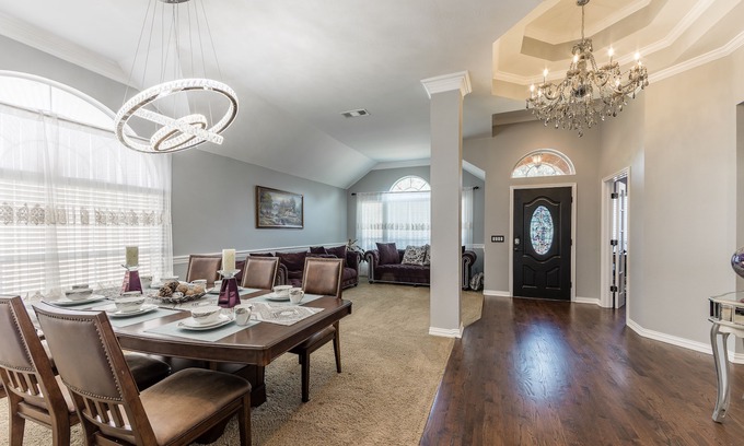 Frisco Casa | Luxury 3 bedroom residential home in Frisco