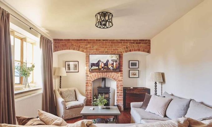 Cheltenham Casa | Luxury 3 bedroom spacious period Cotswold Cottage – EV & Garden