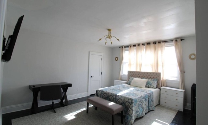 Scranton Casa | Luxury 3-bedroom suite in Scranton-Hill Section with WiFi + Cable