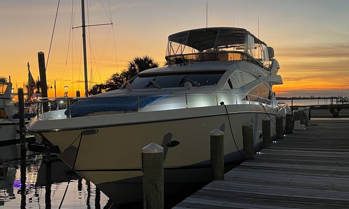 Panama City Alquiler De Eote | Luxury 3-bedroom Yacht - Gorgeous Bayfront Paradise!