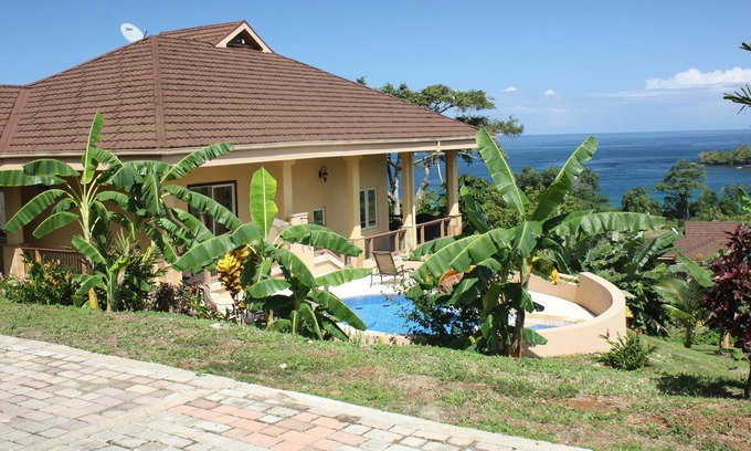 Isla Bastimentos Villa | Villa privada de lujo de 3 dormitorios con piscina y las mejores vistas del Caribe