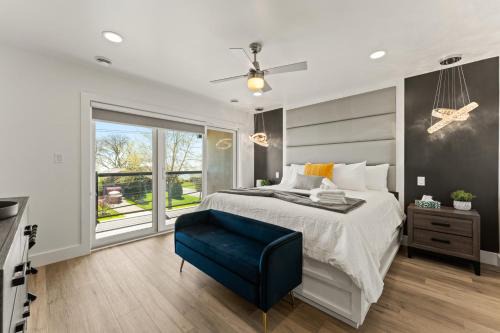 Leamington Casa | Luxury 3 level, 3 Bedroom 171-2 Condos