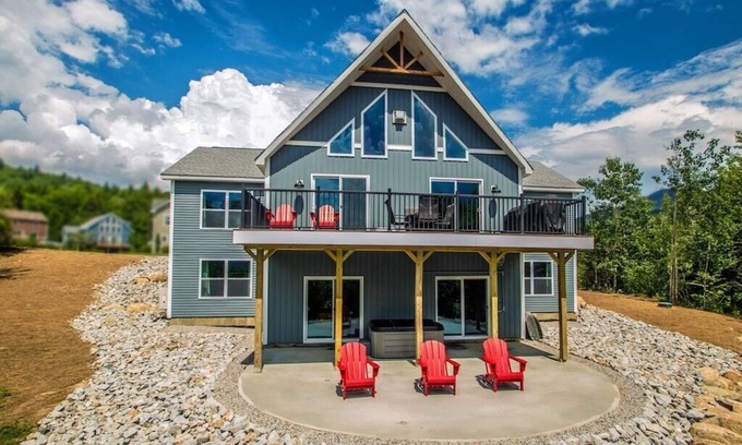 Intervale Casa | Luxury 3700 sf Home with Mountain Views, Hot Tub, Sauna, Game Room
