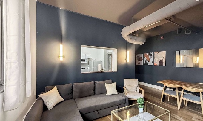 Old City Apartamento | Luxury 3BD | Old CIty | 6 Beds | Betsey Ross House