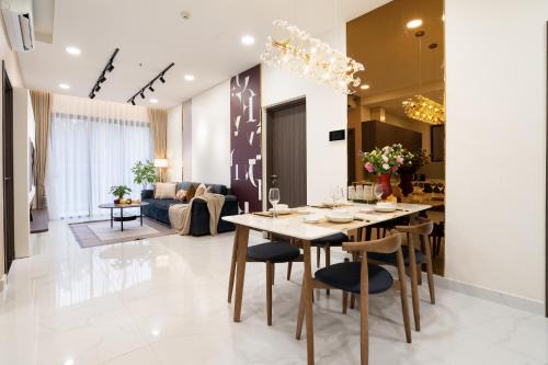 Tan Phu District Apartamento | Luxury 3BR Apartment 121m - Resort Pool & Gym - Near Aeon Mall