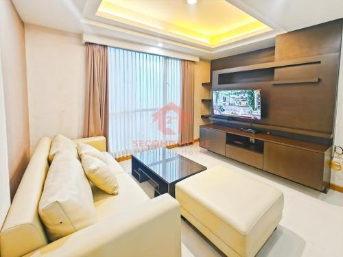 Jakarta Apartamento | Luxury 3BR Casa Grande Apt with Wi-Fi, Pool, Gym by 2ndHome