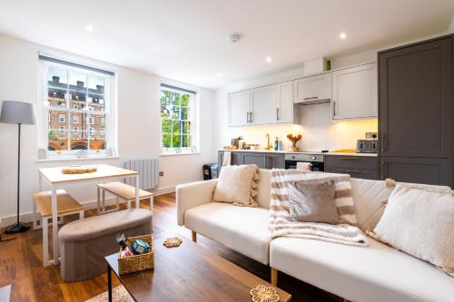 Kentish Town Apartamento | Luxury 3BR Pool Table GymBike SmartTV WiFi AC