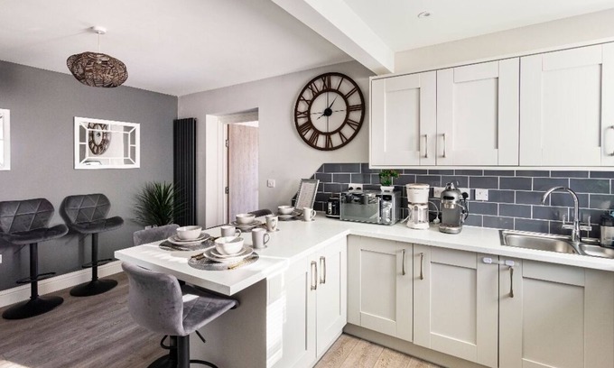 Oxford Casa | Luxury 4 bed 5 baths house ,free parking, wifi