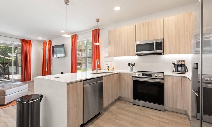 Silver Creek Casa | Luxury 4 Bed minutes from Disney