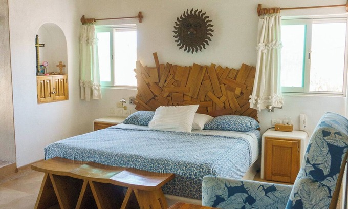 Barra de Navidad Casa | Luxury 4-bedroom house with Private Pool, WiFi, AC in Barra de Navidad, Jalisco