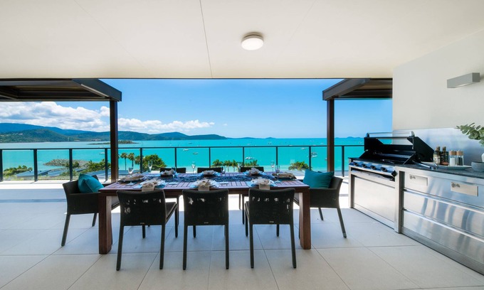 Airlie Beach Apartamento | Luxury 4 Bedroom, 4.5 Bath Whitsunday Penthouse Apartment with ocean views