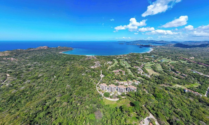 Playa Conchal Condominio | Luxury 4-Bedroom Condo with Stunning Views – Poro 4A