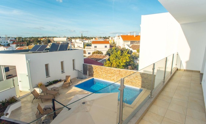 Tavira Cabaña | Casa de lujo de 4 dormitorios con piscina privada en el centro de la ciudad.
