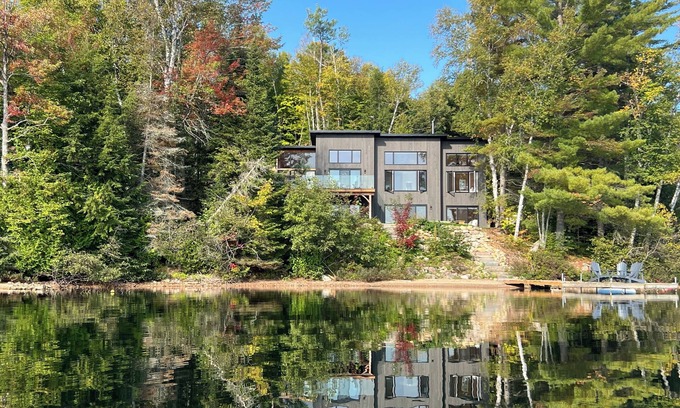 Hastings Highlands Cabaña | Luxury 4 bedroom - Papineau Lake - Bancroft, Barry's Bay, Algonquin-4 season