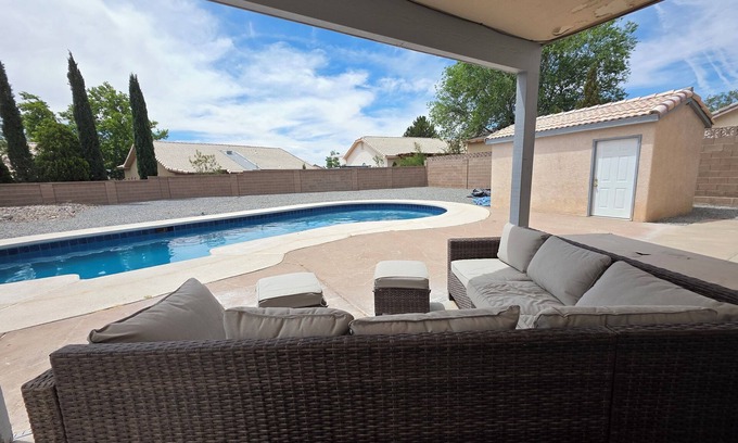 Tierra Oeste Casa | Luxury 4 Bedroom Private Home with Poolside Retreat