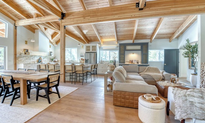 McCall Casa | Luxury 4-Bedroom Retreat with Sauna and Hot Tub in Marvelous McCall!