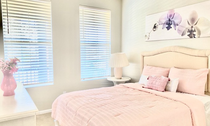 Parker Casa | Luxury 4 bedroom single family home located in a decent neighborhood