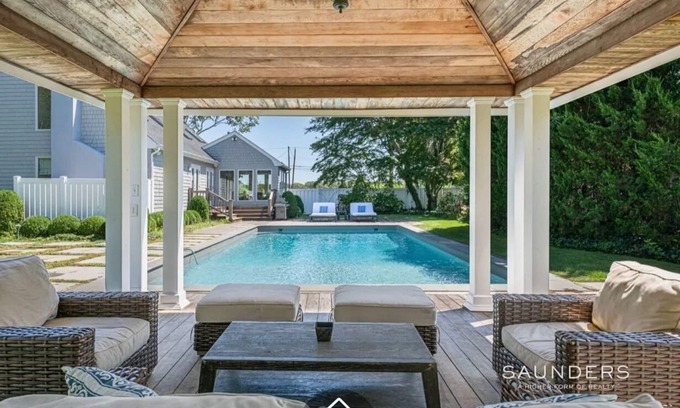 Westhampton Casa | Casa de lujo de 4 hab. Piscina temperada. Cerca de playa y ciudad.