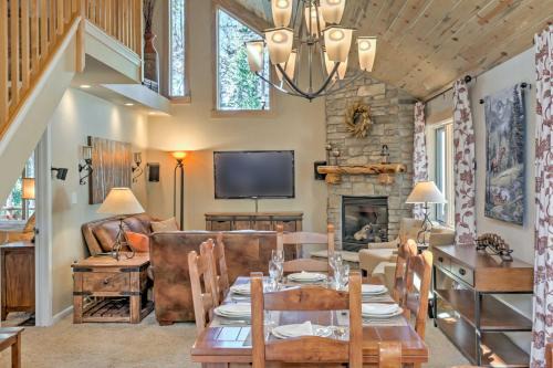 Winter Park Casa | Luxury 4 BR Cabin 2 King Suites on Shuttle Route