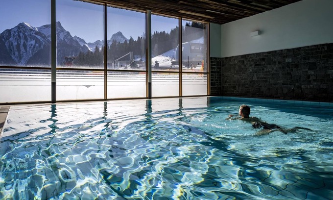 Buerserberg Apartamento | Luxury 4-person apartment in the holiday park Landal Brandnertal