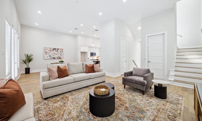 Spring Branch Central Casa | Luxury 4-Story, Rooftop Deck in Houston