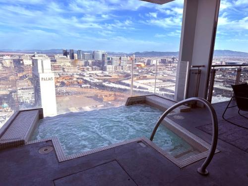 Las Vegas Apartamento | Luxury 4000 sqft Penthouse at Palms Place 56 Floor