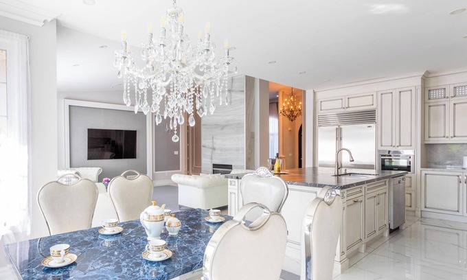Vaughan Casa | Luxury 4000 sqft Vaughan Estate + Gazebo + Pool