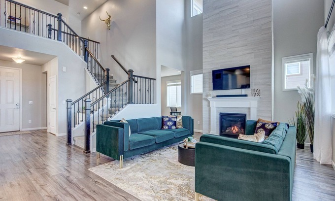 Arvada Casa | Luxury 4800sqft Mountain Home w/ Separate Casita DENVER/BOULDER
