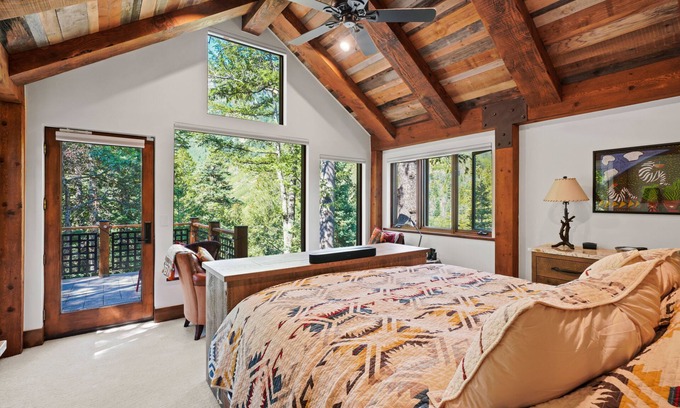 Sundance Casa | Luxury 4BR 3-Floor Sundance Home. Views. Hot Tub. pets Jeep Gladiator at airport