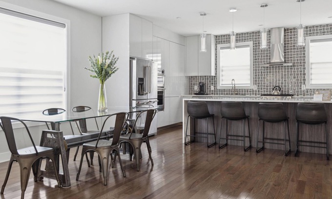 Southeast Casa | Luxury 4BR home 7 mins to US Capital, Rooftop deck, in Washington Free Parking