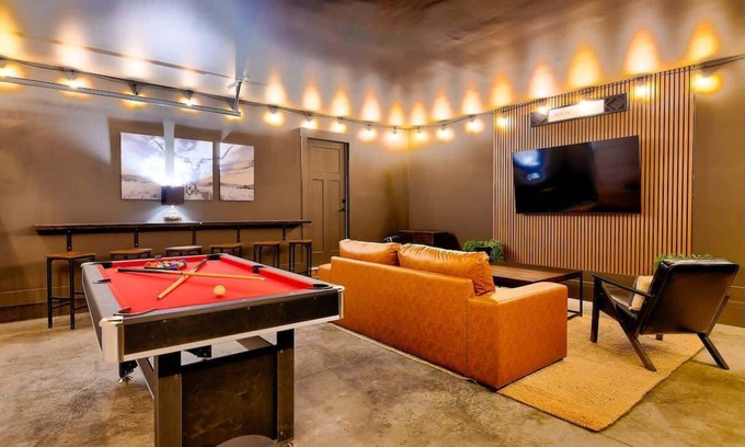 Talbot's Corner Casa | Luxury 4BR Home w/Game Room, 10 Beds & Nash Vibes
