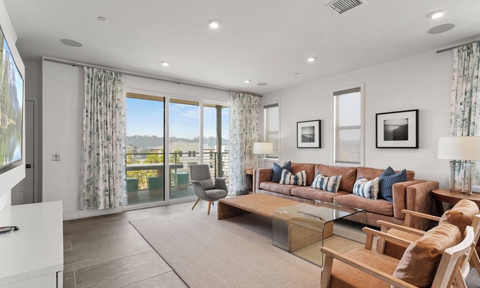 Serra Mesa Casa | Luxury 4BR Retreat in Mission Valley Pool Gym & Prime Location #42120