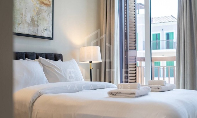 Dubai Villa | Luxury 4BR Villa with Private Beach and Burj Views