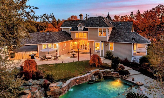 Sutter Creek Casa | Luxury 5 Bedroom 4.5 Bath Dream Estate with Resort-like Pool In Wine Country