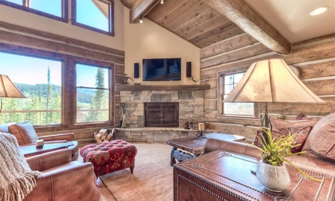 Powder Ridge Cabina | Luxury 5 Bedroom Big Sky Retreat