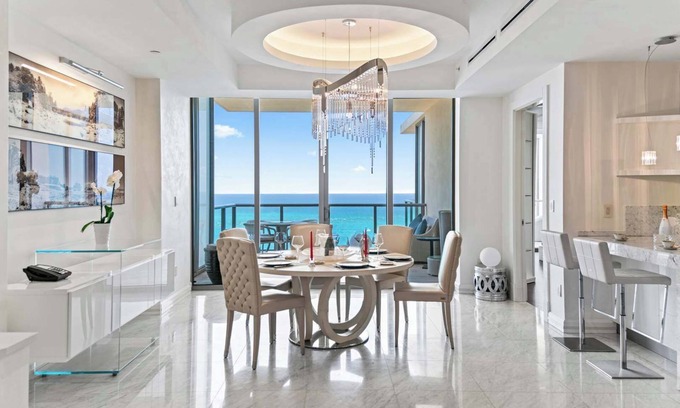 Bal Harbour Condominio | Luxury 5 Stars – Oceanfront Stay for 4 w/ World-class Amenities