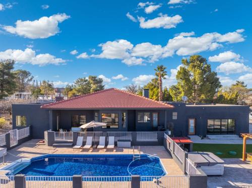 Cottonwood Casa | Luxury 5BR Cottonwood Retreat with Pool and Panoramic Views
