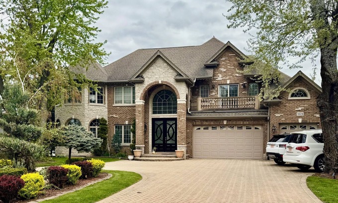 Roselle Casa | Luxury 5BR Family Getaway – Heated Pool, Hot Tub, Fire pit, Game Room,