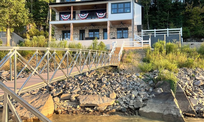 Crane Hill Casa | Luxury 5BR Lakefront w/Dock, Hot Tub & Pool In Point William