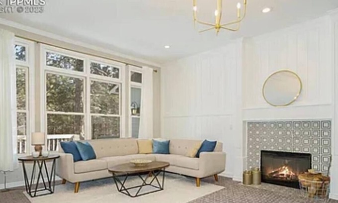 Monument Casa | Luxury 5BR Pet Friendly Home on 5 acres w/ Hot Tub