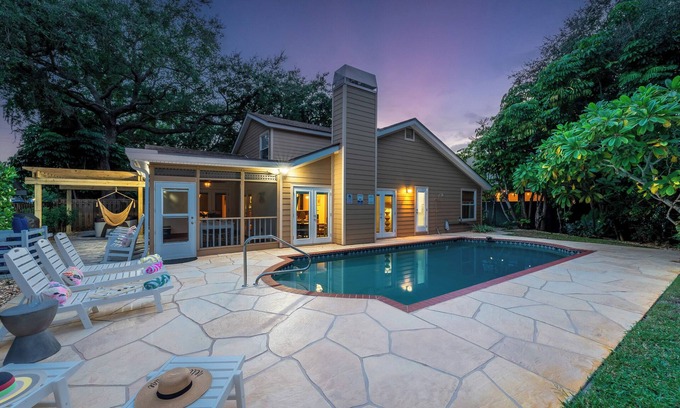 West Bradenton Casa | Luxury 5BR w/ Pool, Spa & Game Room near AMI