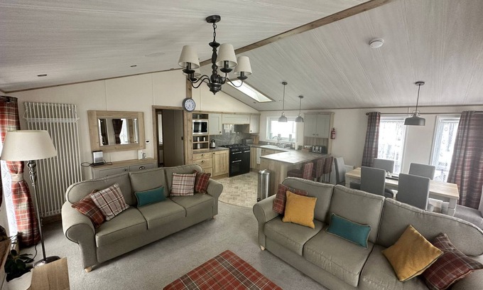 New Forest District Cabina | Luxury 6-8 Berth Lodge in the heart of the New Forest