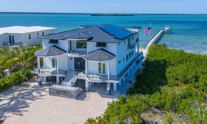 Ramrod Key Casa | Luxury 6 Bedroom Open Water Estate on Ramrod Key