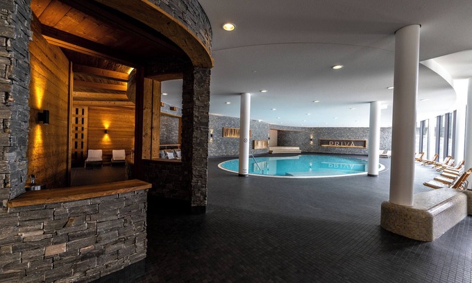 Valbella Apartamento | Luxury 6-person apartment in the holiday park Landal Alpine Lodge Lenzerheide
