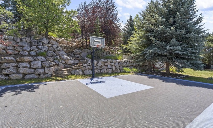 Layton Casa | Luxury - 6000sqft- Sleeps 22+ Basketball, Billiards, Theater, Game, PrincessRoom