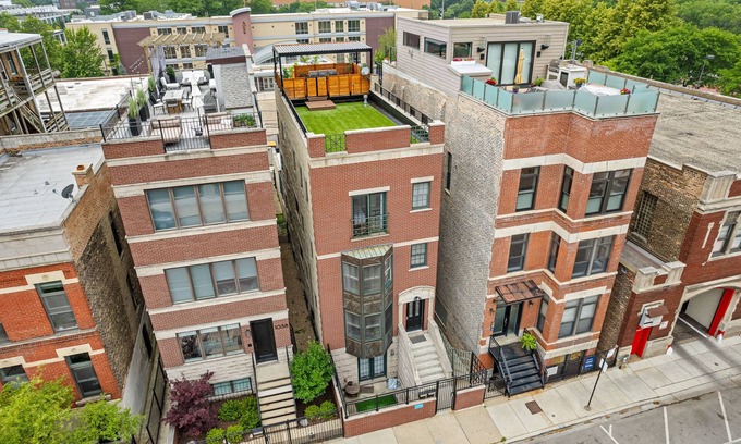 Old Town Condominio | Luxury 6BD/5BTH + Roofdeck - Downtown Chicago!