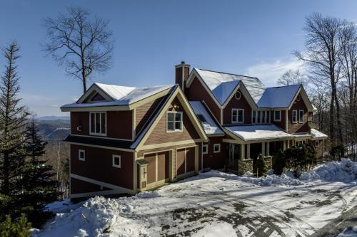 Ludlow Casa | Luxury 6Br Solitude Village- Indoor Bball Court, Private Tub Home